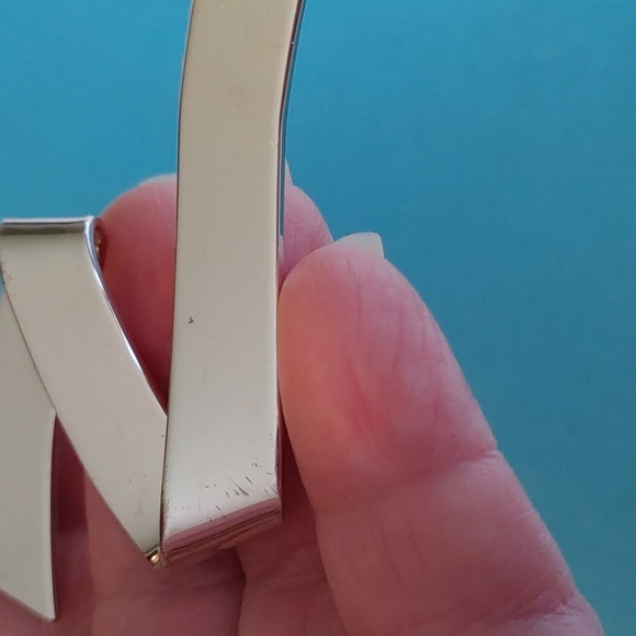 Vintage signed Monet Silver Tone Ribbon, Zig Zag Brooch - Picture 9 of 10